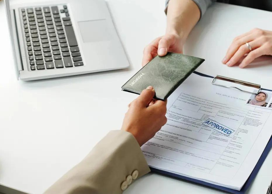 Visa consultant assisting client with UAE visa application in Dubai
